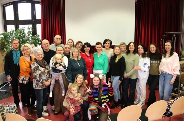 2026 Buchübergabe_durch_den_Deutsch-Ukrainischen_Verein_Cottbus e.V. c Ruslana Dvoretska